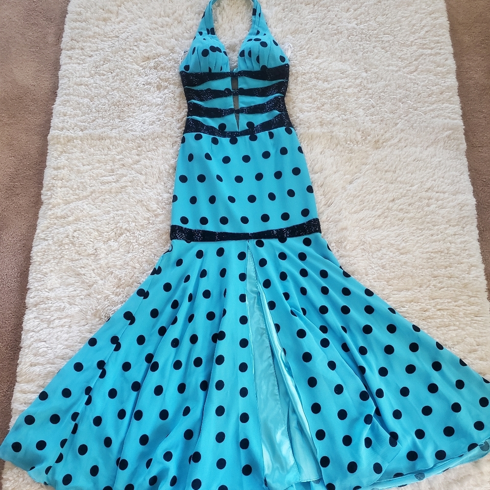 Gorgeous Mermaid Gown - Designed by Lisa Kane.